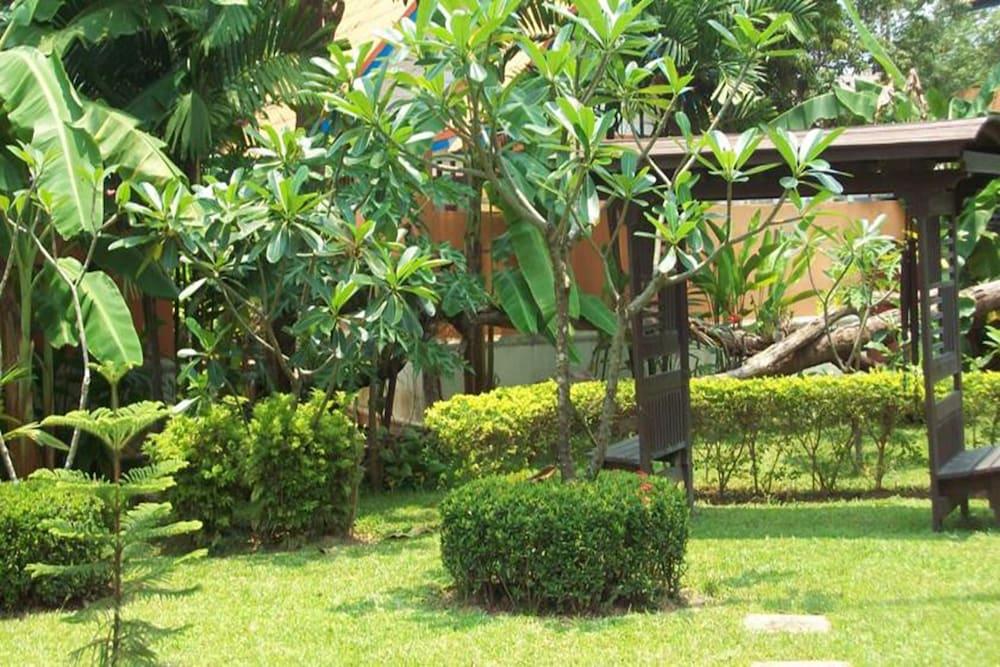 Resort Lawana 3*
